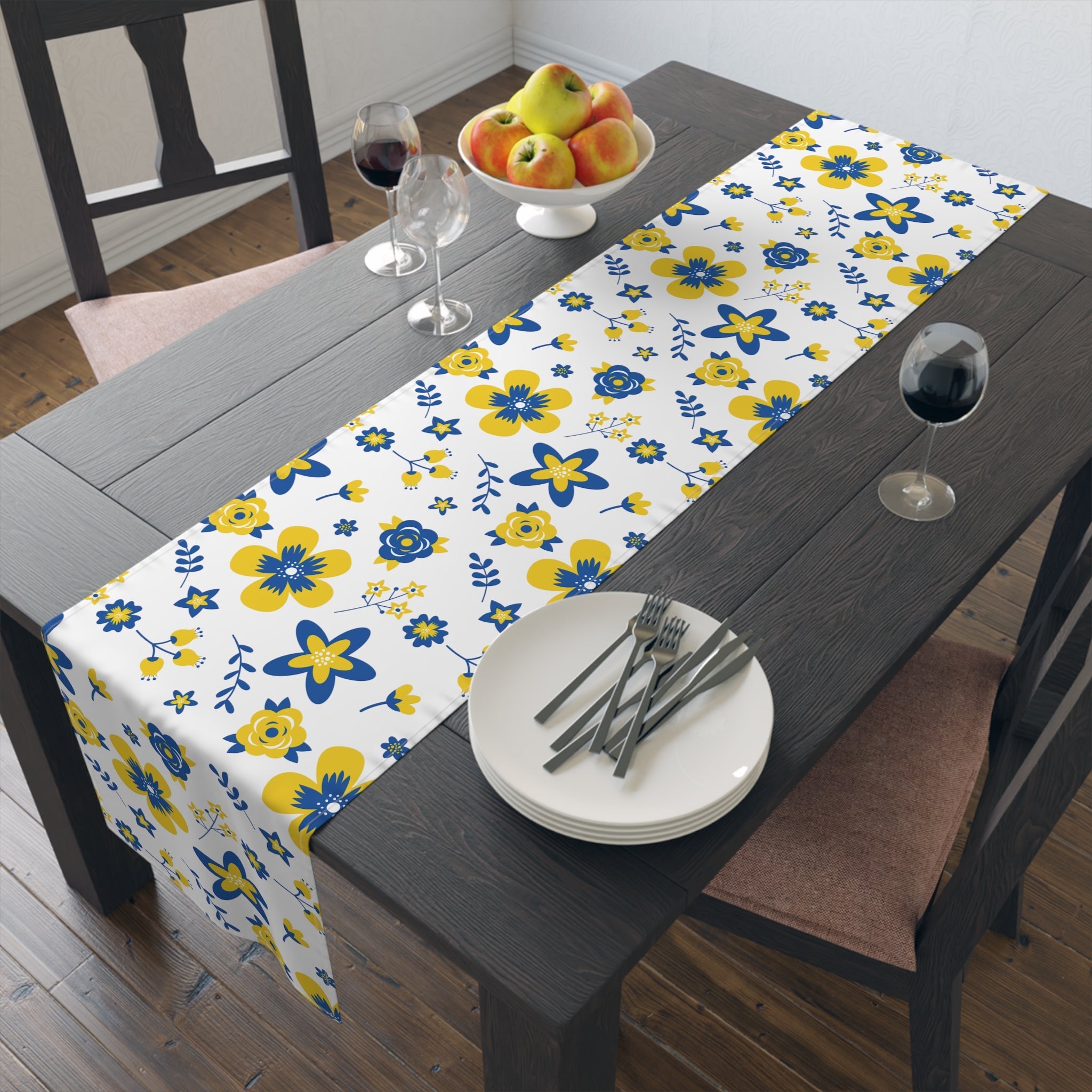 Ukrainian Country Flowers Spring Polyester Table Runner